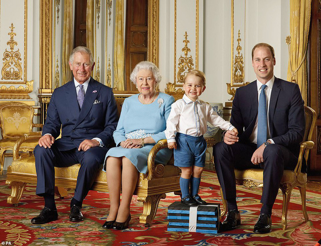 4 thế hệ hoàng gia Anh năm 2016