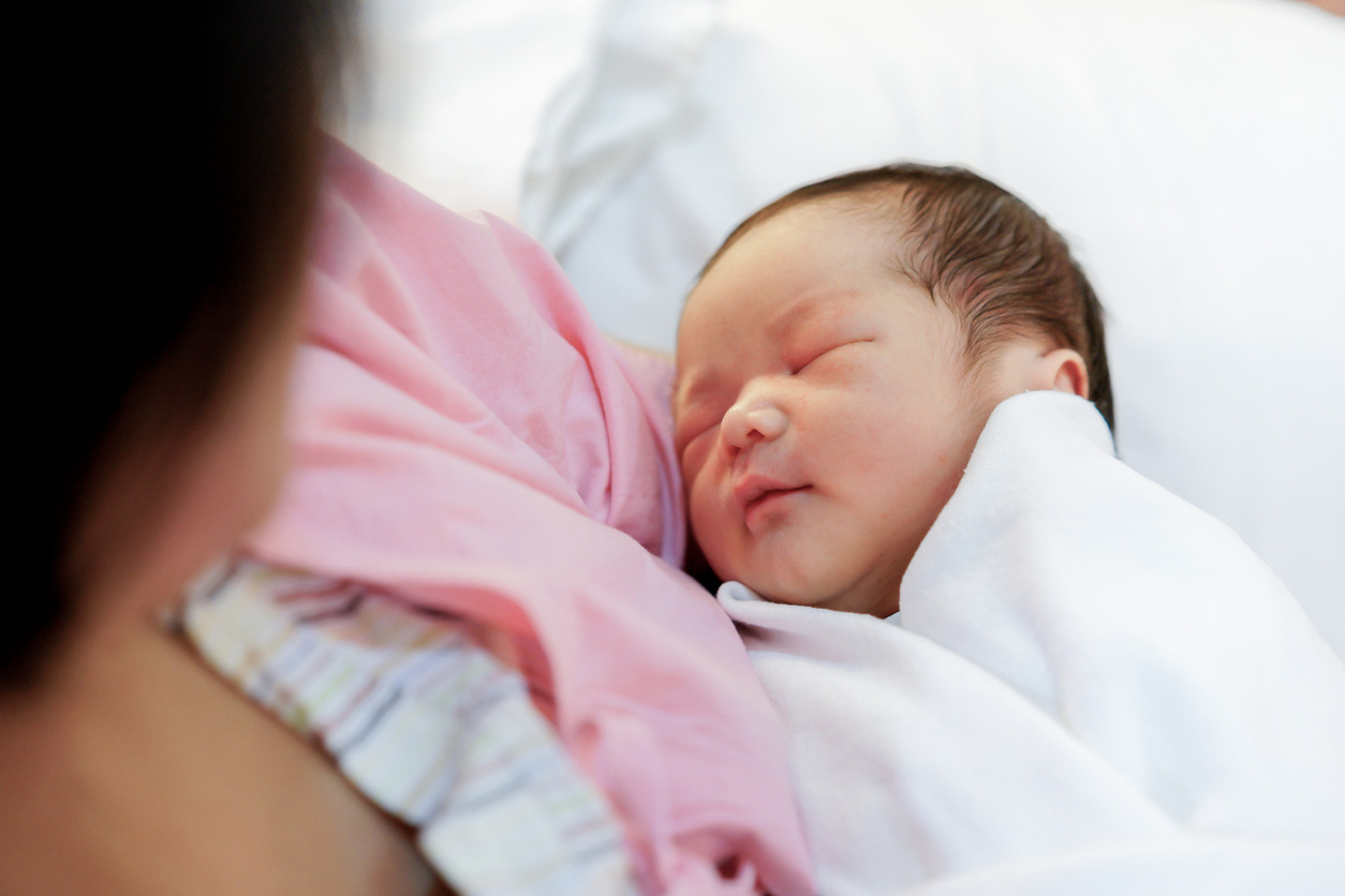 10 mẹo giúp bé sơ sinh ngủ ngon, không quấy khóc - Ảnh 3.