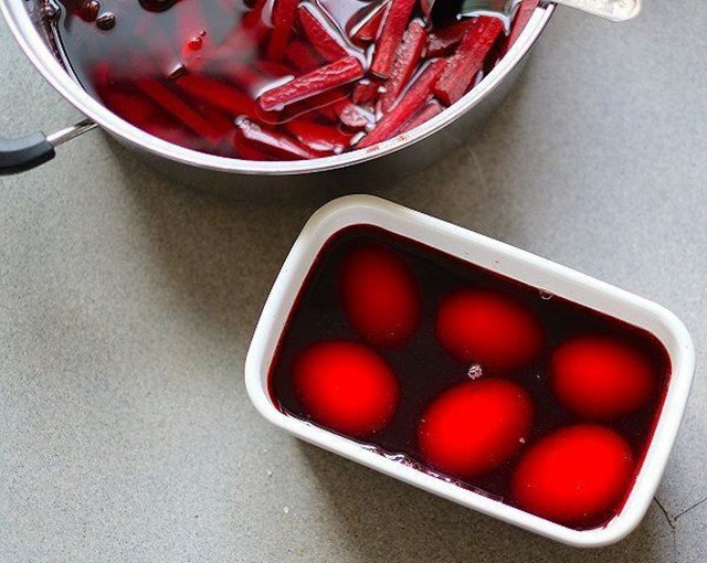 Nhuộm hồng cho trứng bằng màu từ loại củ quen thuộc để bữa sáng thêm lãng mạn - Ảnh 10.