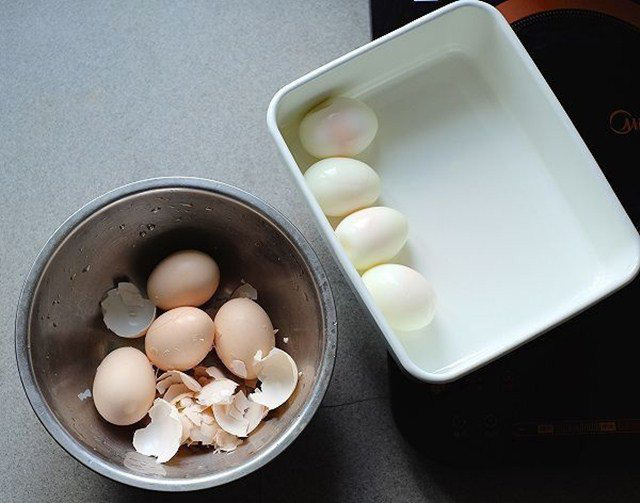 Nhuộm hồng cho trứng bằng màu từ loại củ quen thuộc để bữa sáng thêm lãng mạn - Ảnh 9.