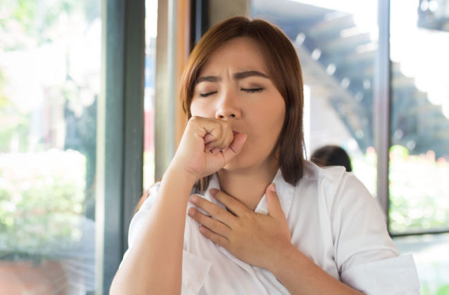 10 cách giảm đau họng nhanh chóng không dùng thuốc - Ảnh 1.