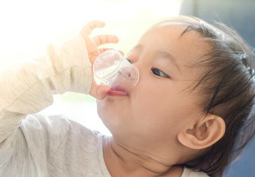 Cách trị ho sổ mũi cho trẻ dưới 1 tuổi, mẹ nên áp dụng ngay - Ảnh 2.