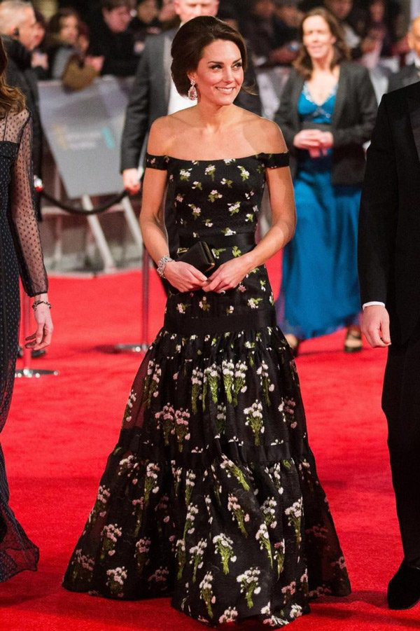 Công nương Kate Middleton giữ vững thương hiệu biểu tượng thời trang đình đám của Hoàng gia Anh - Ảnh 14.
