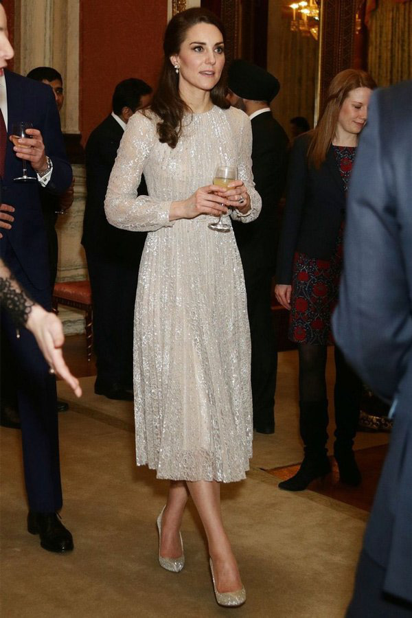 Công nương Kate Middleton giữ vững thương hiệu biểu tượng thời trang đình đám của Hoàng gia Anh - Ảnh 8.