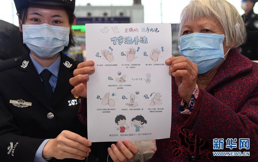 Nữ cảnh sát vẽ tranh hoạt họa tuyên truyền kiến thức phòng chống virus corona - Ảnh 2.
