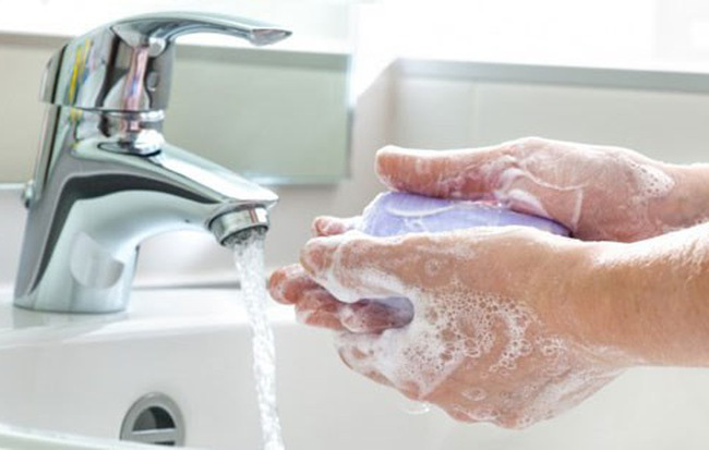 Theo Bộ Y tế, rửa tay với xà phòng là 1 trong những biện pháp quan trọng phòng ngừa virus Corona