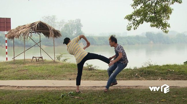 Cô Gái Nhà Người Ta: Em gái Khoa bị dọa tung clip &quot;làm gái&quot;, Quất và Đào có giải cứu? - Ảnh 4.