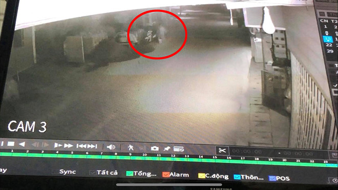 Vụ cháy nhà 3 người tử vong ở Hưng Yên: Hé lộ hình ảnh 2 đối tượng phóng hỏa - Ảnh 4.