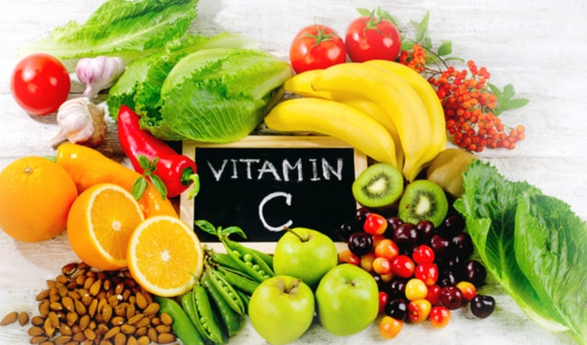 Sống an toàn trong mùa dịch COVID-19: Không tự ý uống thuốc, bổ sung vitamin C và nói không với hàng quán,...  - Ảnh 2.