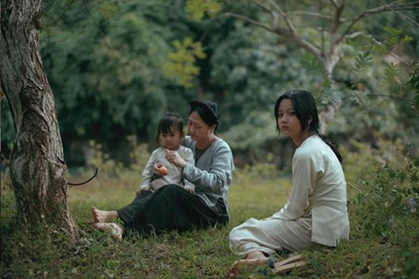 Sao nhí &quot;Hoa vàng trên cỏ xanh&quot; ngày nào giờ đã trở thành thiếu nữ xinh đẹp vạn người mê - Ảnh 2.