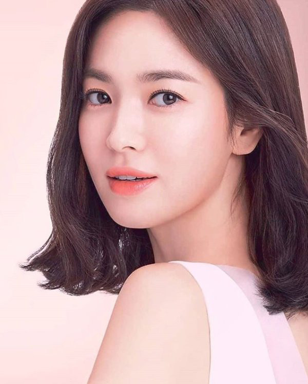 Song Hye Kyo tái xuất với nhan sắc đỉnh cao sau 2 tuần cách ly vì trở về từ Milan - Ảnh 3.