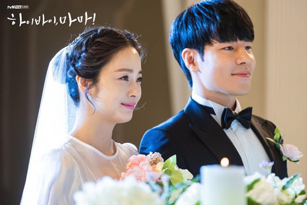 Sau khi lấy chồng, thay đổi lớn nhất của Kim Tae Hee là trở thành người đàn bà &quot;lắm lời&quot; - Ảnh 3.