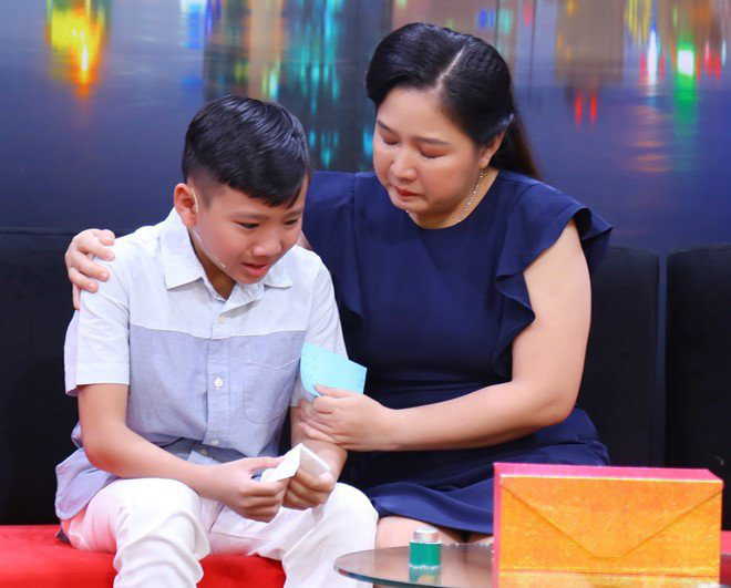 Ốc Thanh Vân xót xa khi cậu bé 12 tuổi bật khóc kể lý do ba mẹ hay cãi vã - Ảnh 3.