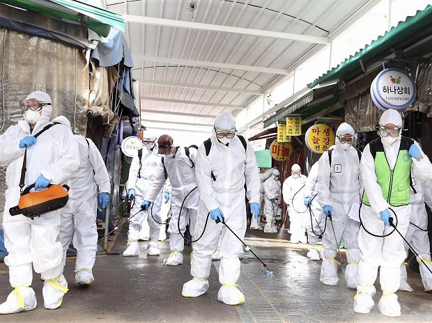 Hàn Quốc đẩy mạnh việc khử khuẩn ở trên khắp đất nước