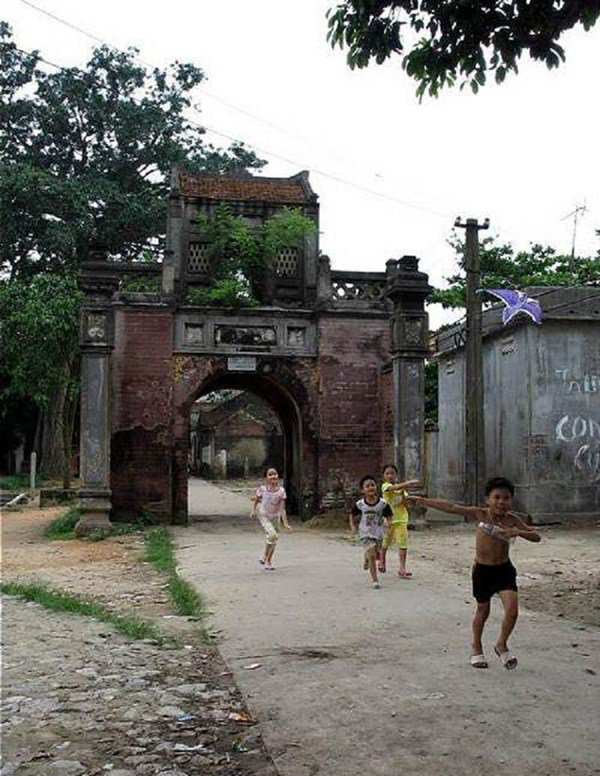 Kỳ diệu thay ngôi làng cổ độc đáo ở Việt Nam,  xây tường bằng tiểu sành, không cần vôi vữa - Ảnh 5.