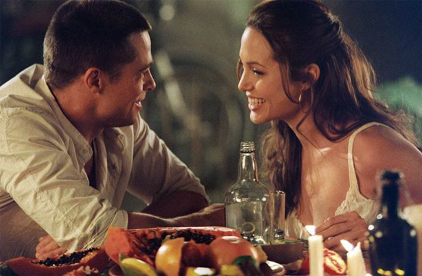 Âm mưu giật chồng cao tay của Angelina Jolie: Cởi nội y khi quay phim cùng Brad Pitt - Ảnh 5.