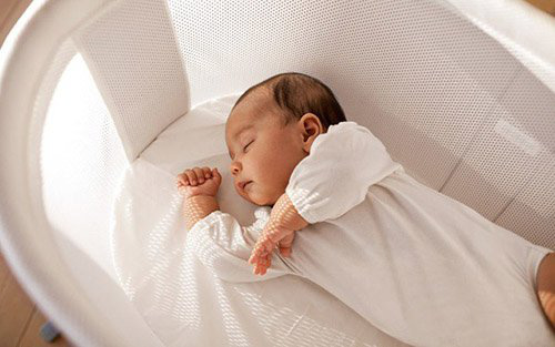 Trẻ sơ sinh ngủ nhiều, bú ít có nguy hiểm không? - Ảnh 1.