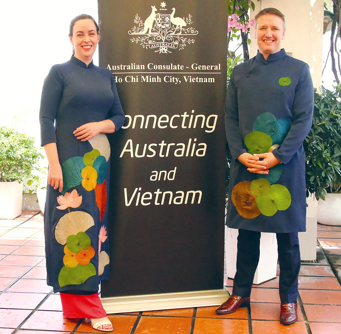 Tổng lãnh sự Australia tại TPHCM: “Tôi thích mặc áo dài Việt Nam trong các sự kiện quan trọng” - Ảnh 1.