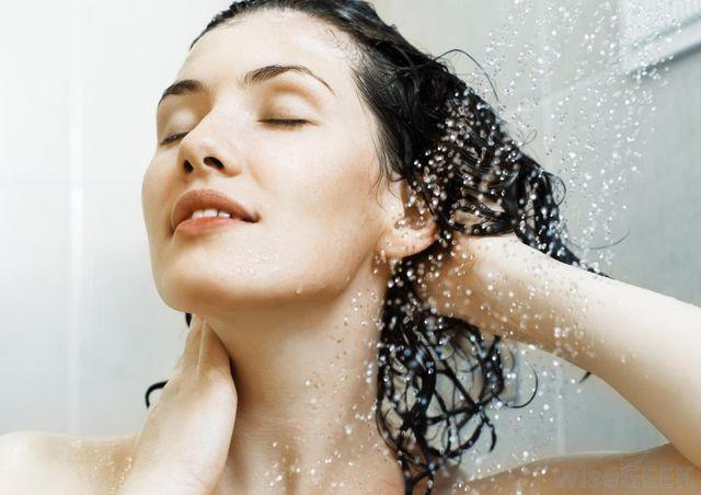 Phụ nữ làm sạch kỹ 3 vùng này khi tắm giúp tăng sức khỏe, có thể kéo dài tuổi thọ - Ảnh 4.