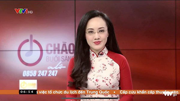 Khoe hình diện đồ dây xích, vòng cổ chất hơn nước cất, ai nói BTV Hoài Anh ưa dịu dàng - Ảnh 2.