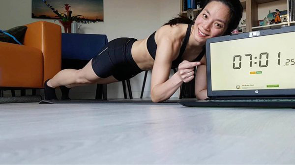 Plank challenge: Đánh tan mỡ bụng cùng Minh Tú, Châu Bùi và Yến Xuân! - Ảnh 11.