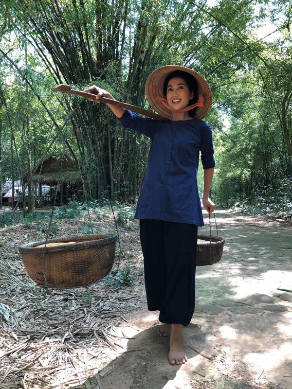 &quot;Nữ hoàng áo bà ba&quot; Quỳnh Lam lên đồ trẻ trung, ngọt ngào - Ảnh 7.