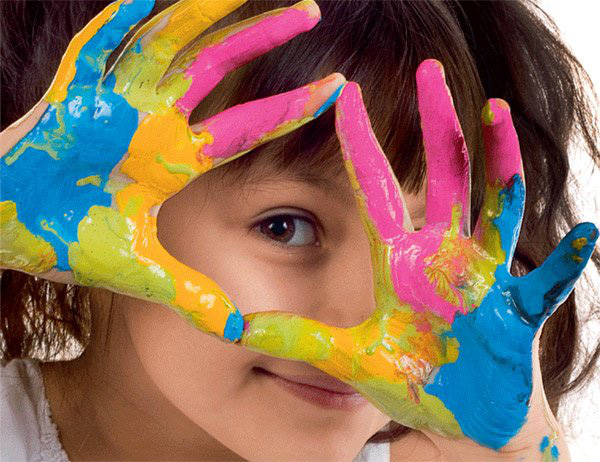 Trẻ đột nhiên thích màu sắc lạ, rất có thể bé đang gặp vấn đề về tâm lý - Ảnh 1.