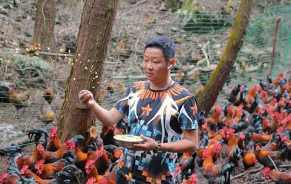 Sống quá khó khăn, nam diễn viên Trung Quốc bỏ nghề, về quê nuôi gà thành đại gia - Ảnh 3.