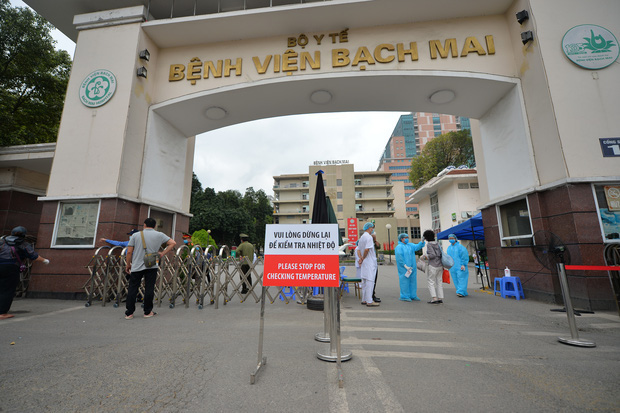 TPHCM xác minh được 17 người từng đến ổ dịch Covid-19 ở Bệnh viện Bạch Mai - Ảnh 1.