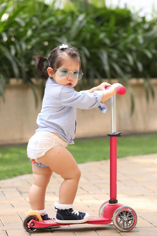 Bị xúc phạm vì con 21 tháng chưa bỏ bỉm, mẹ siêu mẫu đáp trả đanh thép - Ảnh 2.