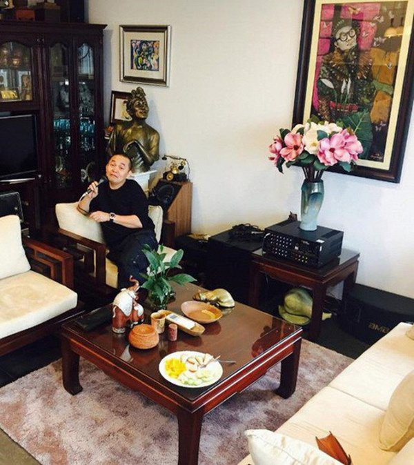 Nghệ sĩ Xuân Hinh mở cửa khoe nhà phố cổ, nổi bật nhất lại là phòng để đồ riêng - Ảnh 6.