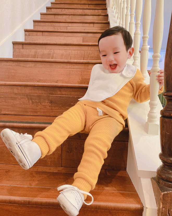Hoa hậu Phạm Hương lần đầu tung video con trai cực thích thú khi chơi cùng ba - Ảnh 7.