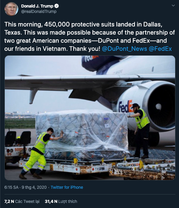 Tổng thống Mỹ cảm ơn Việt Nam chuyển 450.000 bộ quần áo bảo hộ - Ảnh 1.