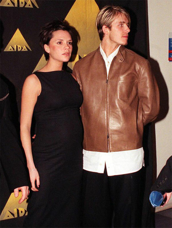 Biết Beckham hôn người khác khi mình mang bầu con cả, Victoria đã phản ứng khiến chồng &quot;méo mặt&quot; - Ảnh 2.