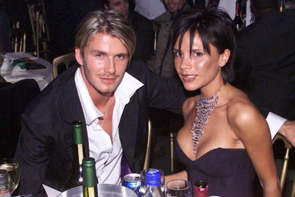 Biết Beckham hôn người khác khi mình mang bầu con cả, Victoria đã phản ứng khiến chồng &quot;méo mặt&quot; - Ảnh 1.