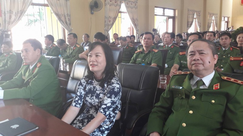 Đại diện Bộ Công an và TƯ Hội LHPN Việt Nam tham dự sự kiện.