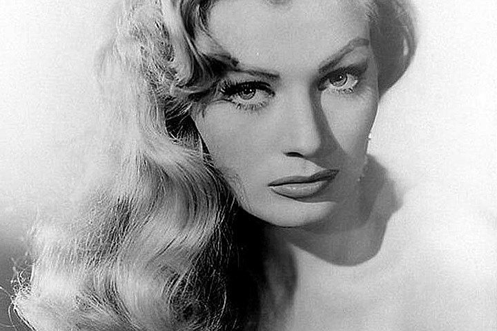 Người mẫu kiêm diễn viên Anita Ekberg được coi là một trong các biểu tượng sex của đất nước Thụy Điển thân thiện.