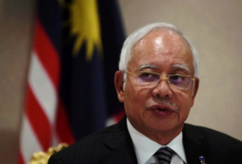 Thủ tướng Malaysia Najib Razak đăng tweet chia sẻ nỗi đau với gia đình các nạn nhân. Một bộ trưởng chính phủ đã nói rằng vụ tai nạn này cần phải được điều tra nhanh chóng và cần ngăn ngừa thảm họa tương tự trong tương lai.