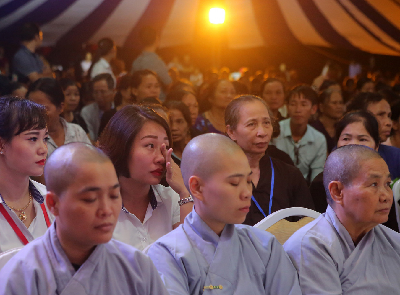 Chuyện kể của Đại đức Thích Đức Nguyên đã lay động trái tim của hơn 2 nghìn phật tử dự Lễ Vu Lan Báo hiếu tại chùa Kim Sơn Lạc Hồng.