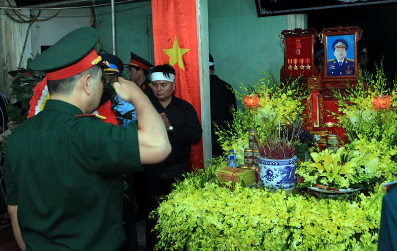 Lời chào của người đồng đội.