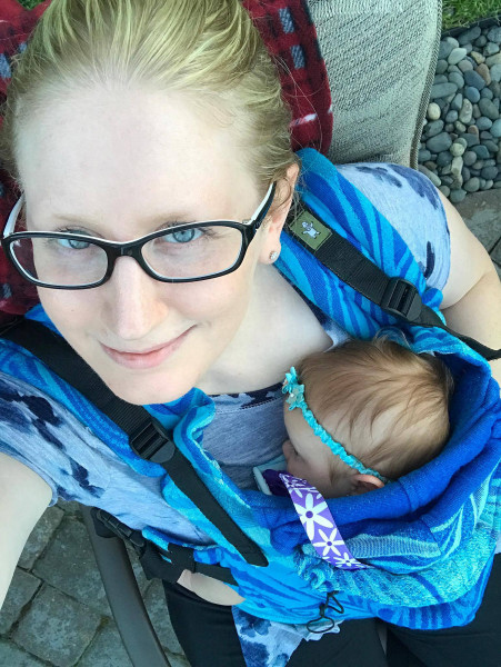 Chị Elisabeth Anderson-Sierra (29 tuổi) sống tại Beaverton, Oregon (Mỹ) mắc hội chứng hyperlactation (cơ thể người mẹ sản sinh ra nhiều sữa hơn so với nhu cầu của con). Cô có thể tiết ra khoảng 6,4l sữa/ngày, gần gấp 10 lần so với hầu hết các phụ nữ bình thường đang cho con bú. Mỗi ngày, chị Elisabeth dành khoảng 10 giờ cho việc hút sữa. 