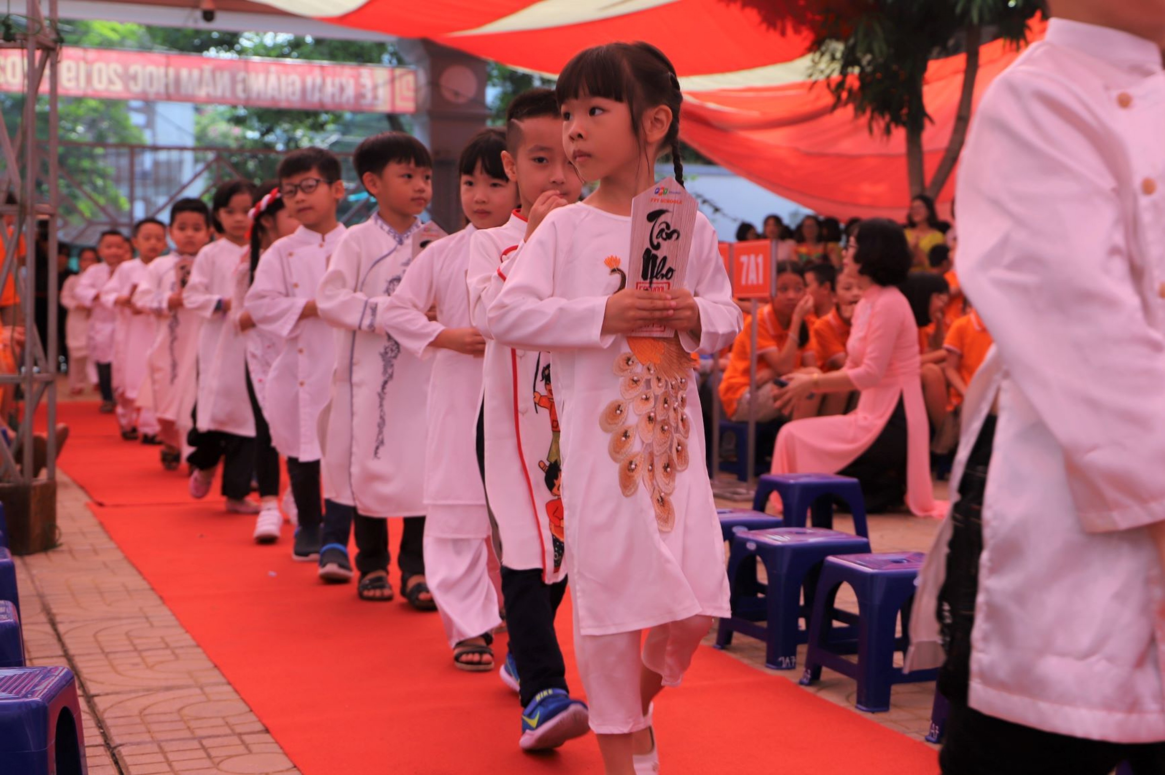 Lễ khai giảng tại trường Tiểu học & THCS FPT (Q.Cầu Giấy, Hà Nội) năm học này dành phần lớn thời gian để chào đón hơn 400 