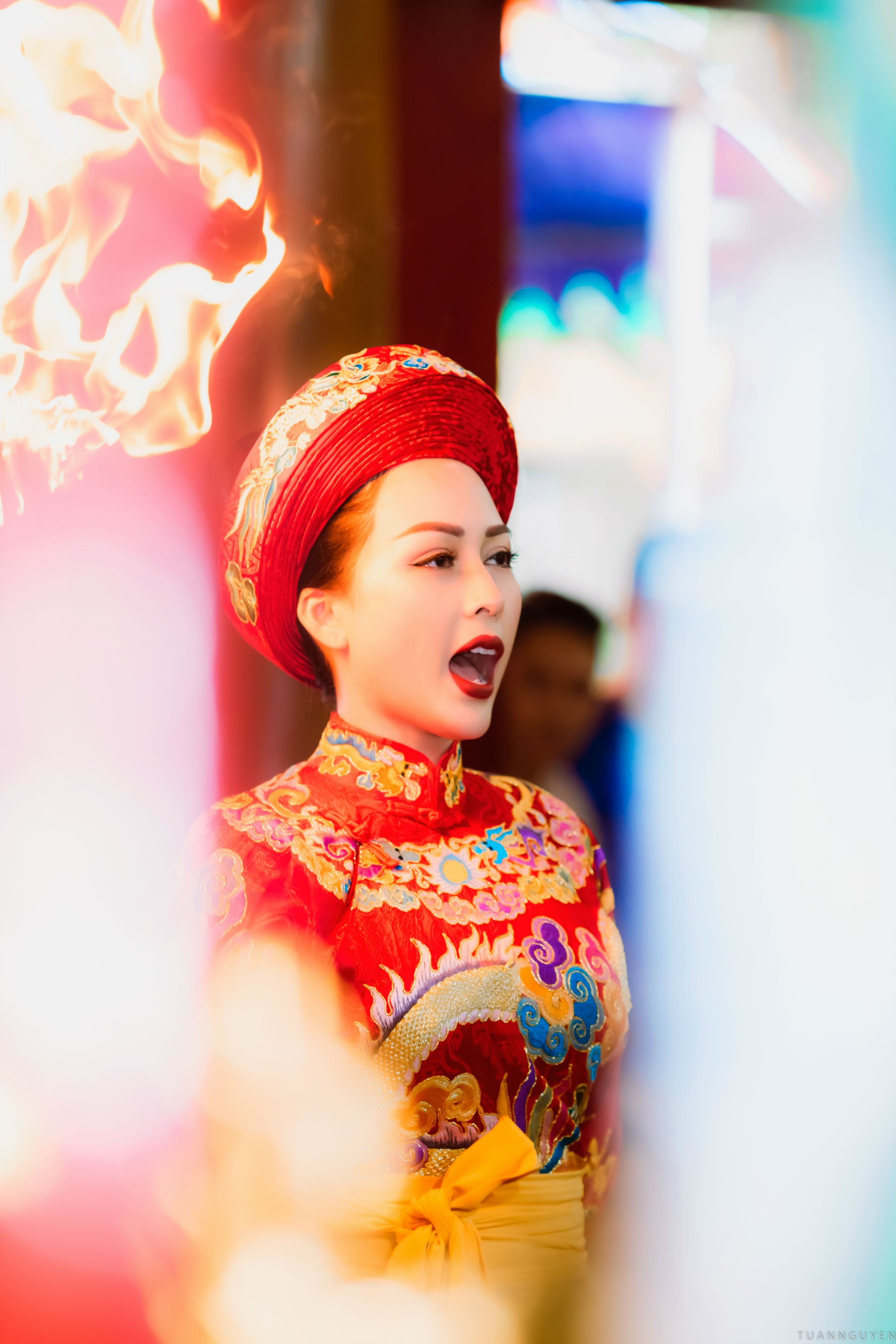Võ Thanh Hiền tốt nghiệp Học viện Báo chí Tuyên truyền, cô trở thành MC và sau đó “bén duyên” với nghiệp diễn xuất. 