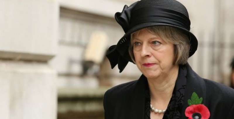 Bà Theresa May nhấn mạnh: “Hơn bao giờ hết, nước Anh lúc này cần một nhà lãnh đạo mạnh mẽ để vượt qua giai đoạn bất ổn kinh tế, chính trị và để thương lượng các điều khoản một cách tốt nhất với EU