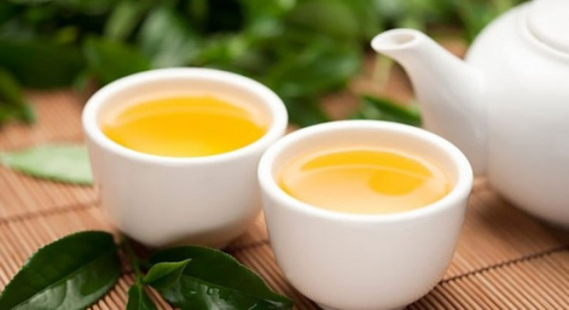  Một số nghiên cứu cho thấy đàn ông uống trà xanh hoặc uống chất chiết xuất trà xanh có nguy cơ mắc bệnh ung thư tuyến tiền liệt thấp hơn những người không uống.