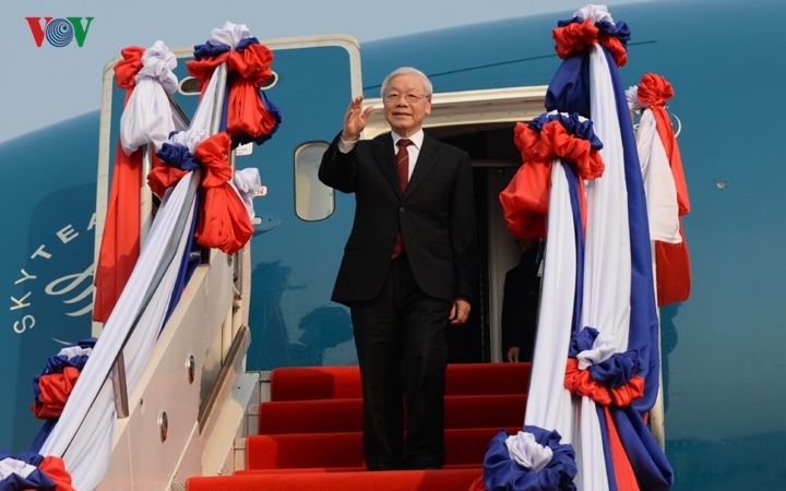 Sáng 24/2, Tổng Bí thư, Chủ tịch nước Nguyễn Phú Trọng và Đoàn đại biểu cấp cao Việt Nam đã đến sân bay quốc tế Wattay, thủ đô Vientiane, bắt đầu chuyến thăm hữu nghị chính thức nước CHDCND Lào theo lời mời của Tổng Bí thư, Chủ tịch nước Lào Bounhang Vorachith.
