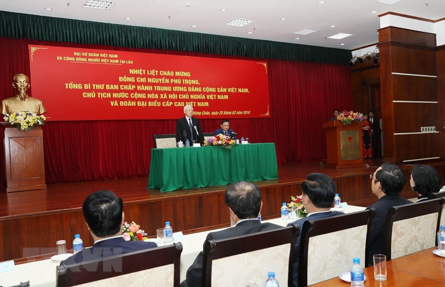 Tổng Bí thư, Chủ tịch nước Nguyễn Phú Trọng đến thăm, nói chuyện với cán bộ, nhân viên Đại sứ quán, đại diện cộng đồng, lưu học sinh và doanh ngiệp Việt Nam tại Lào.