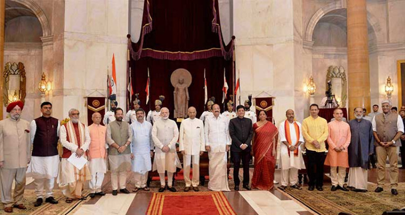 Việc bổ nhiệm bà Sitharaman đồng thời nằm trong nỗ lực cải tổ nội các lần thứ 3 của ông Modi kể từ khi ông nhậm chức vào năm 2014 với nỗ lực đặt nền móng cho chiến dịch tái cử của ông vào năm 2019. Trong cuộc cải tổ lần này, đã có 9 gương mặt mới được lựa chọn trở thành các bộ trưởng.