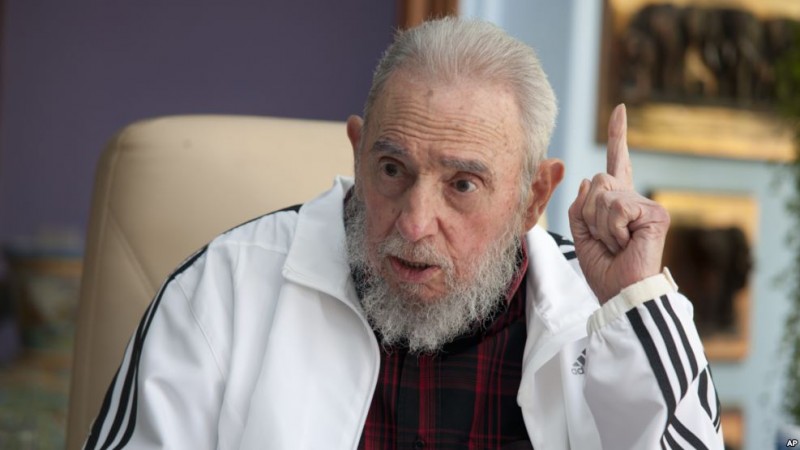 Một trong số những nhà lãnh đạo phục vụ lâu nhất:
Lãnh tụ Fidel Castro đứng thứ 3 trong danh sách những nhà lãnh đạo phục vụ lâu nhất thế giới, sau Nữ hoàng Anh và Đức vua Thái Lan Bhumibol Adulyadej. Ông lãnh đạo đất nước Cuba từ năm 1976 đến năm 2006.