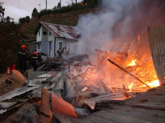 Cháy nhà ở Khánh Hòa, bố tử vong, con bị thương nặng